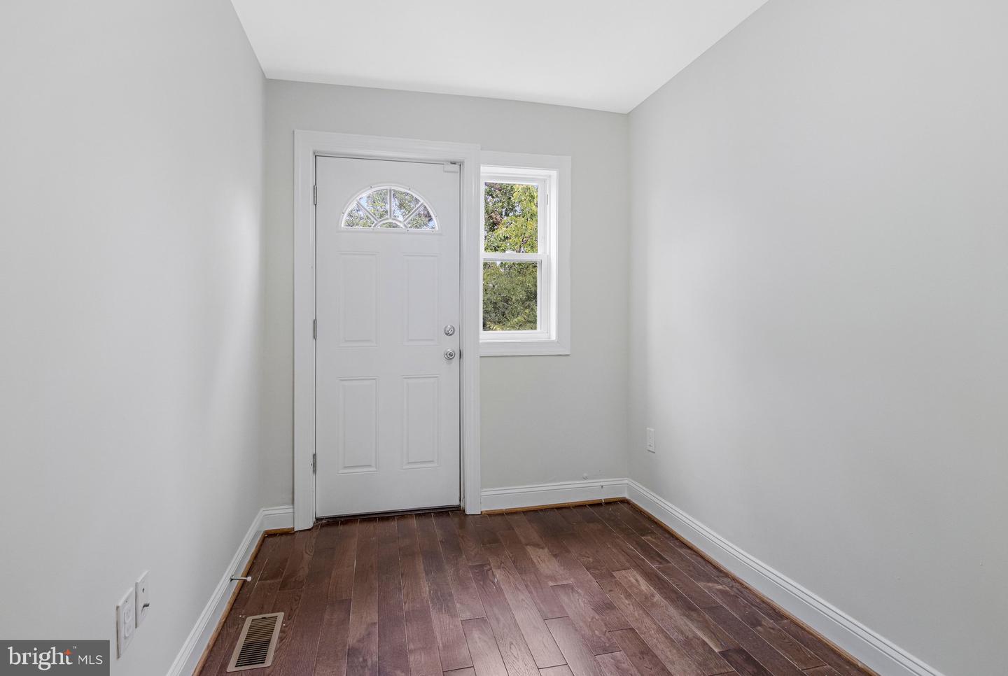 1344 Levis St Ne Property Photo 21