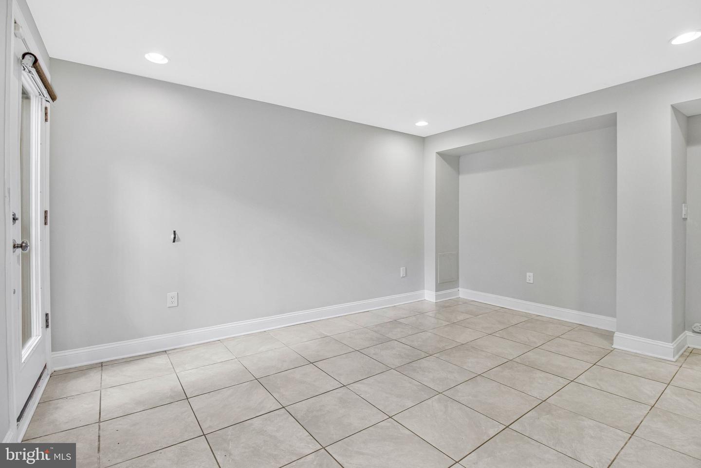 1344 Levis St Ne Property Photo 35