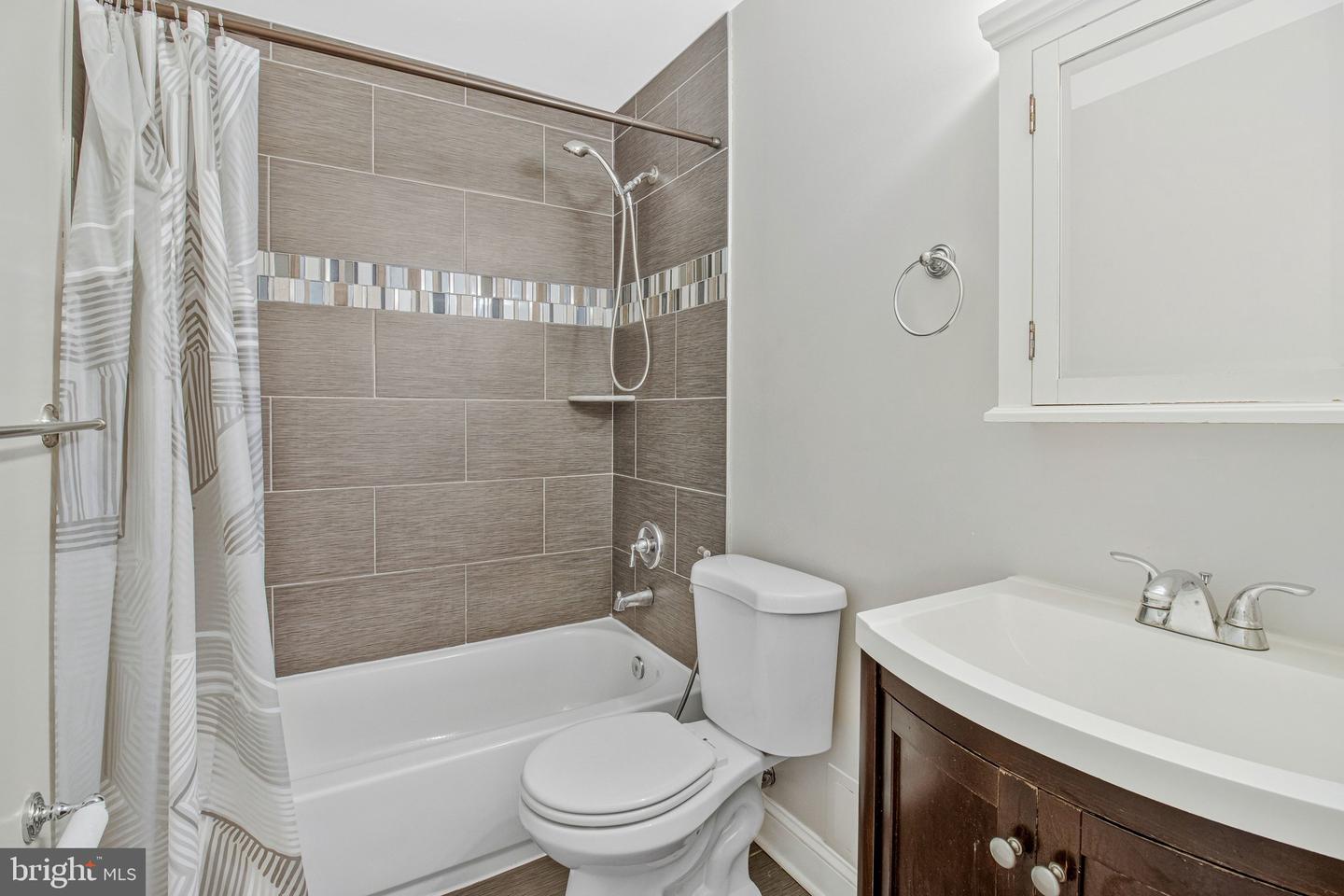 1344 Levis St Ne Property Photo 40