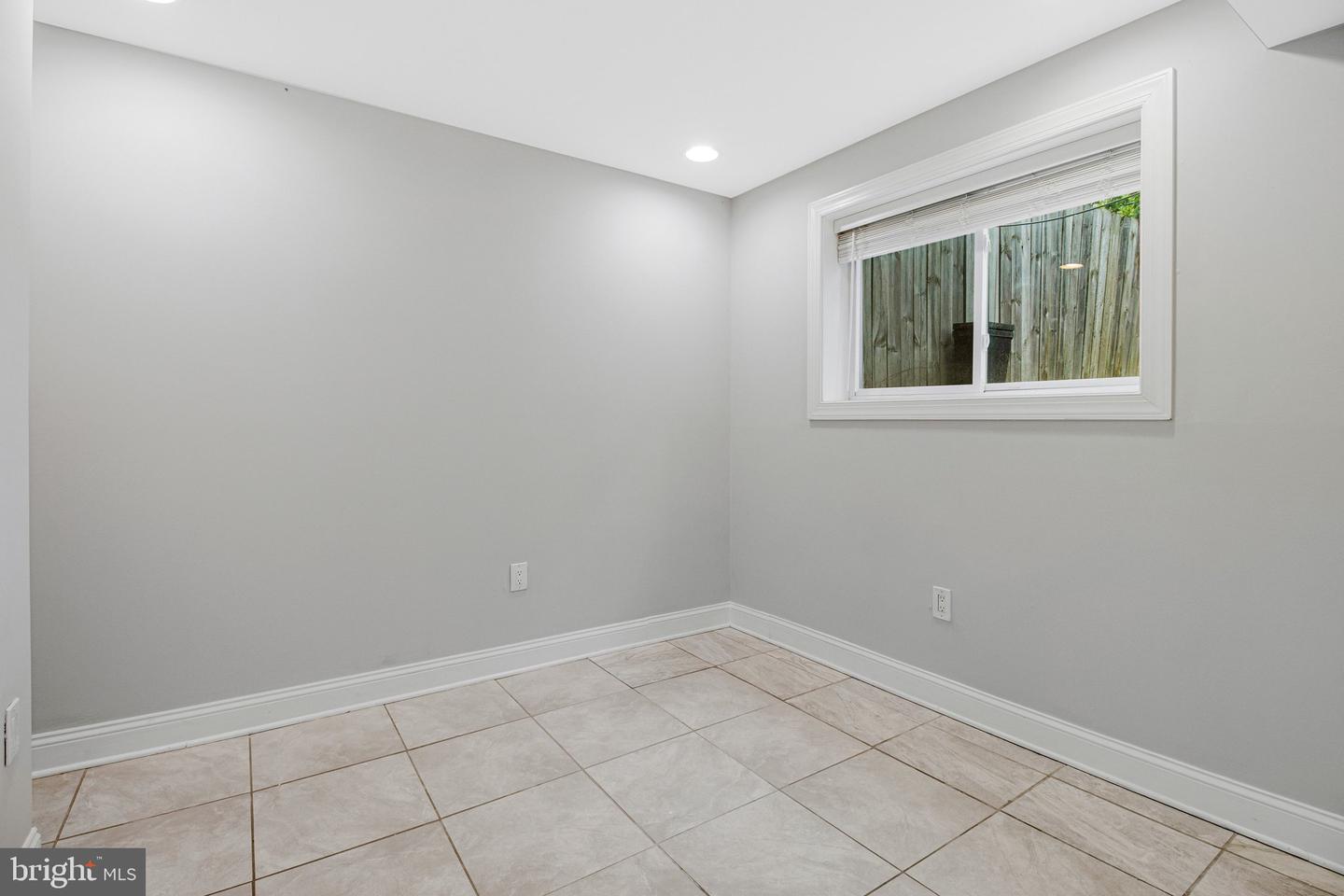 1344 Levis St Ne Property Photo 44
