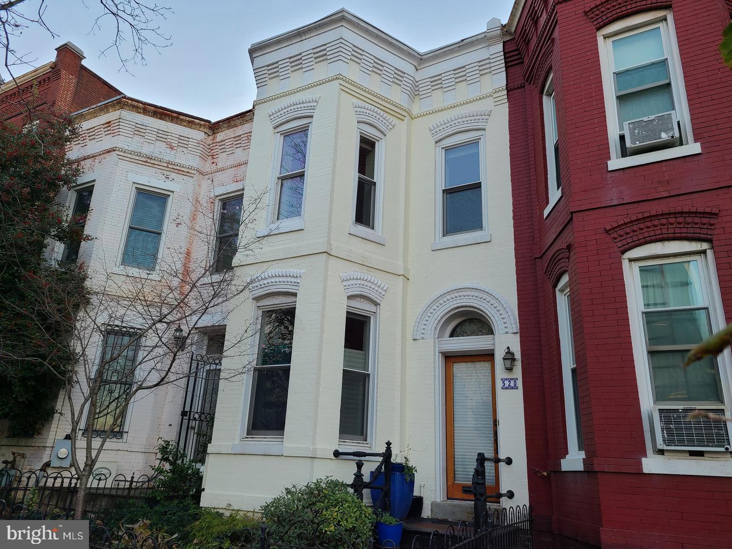 520 4th St Ne Property Photo 1