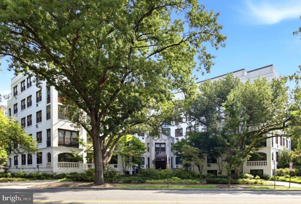 4701 Connecticut Ave Nw #108 Property Photo 1