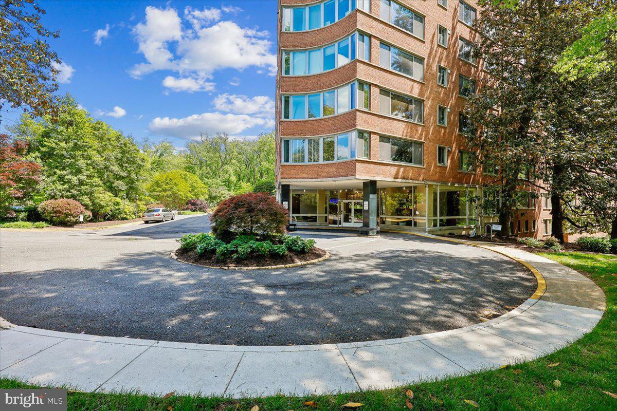 4200 CATHEDRAL AVE NW #716 Property Photo 1