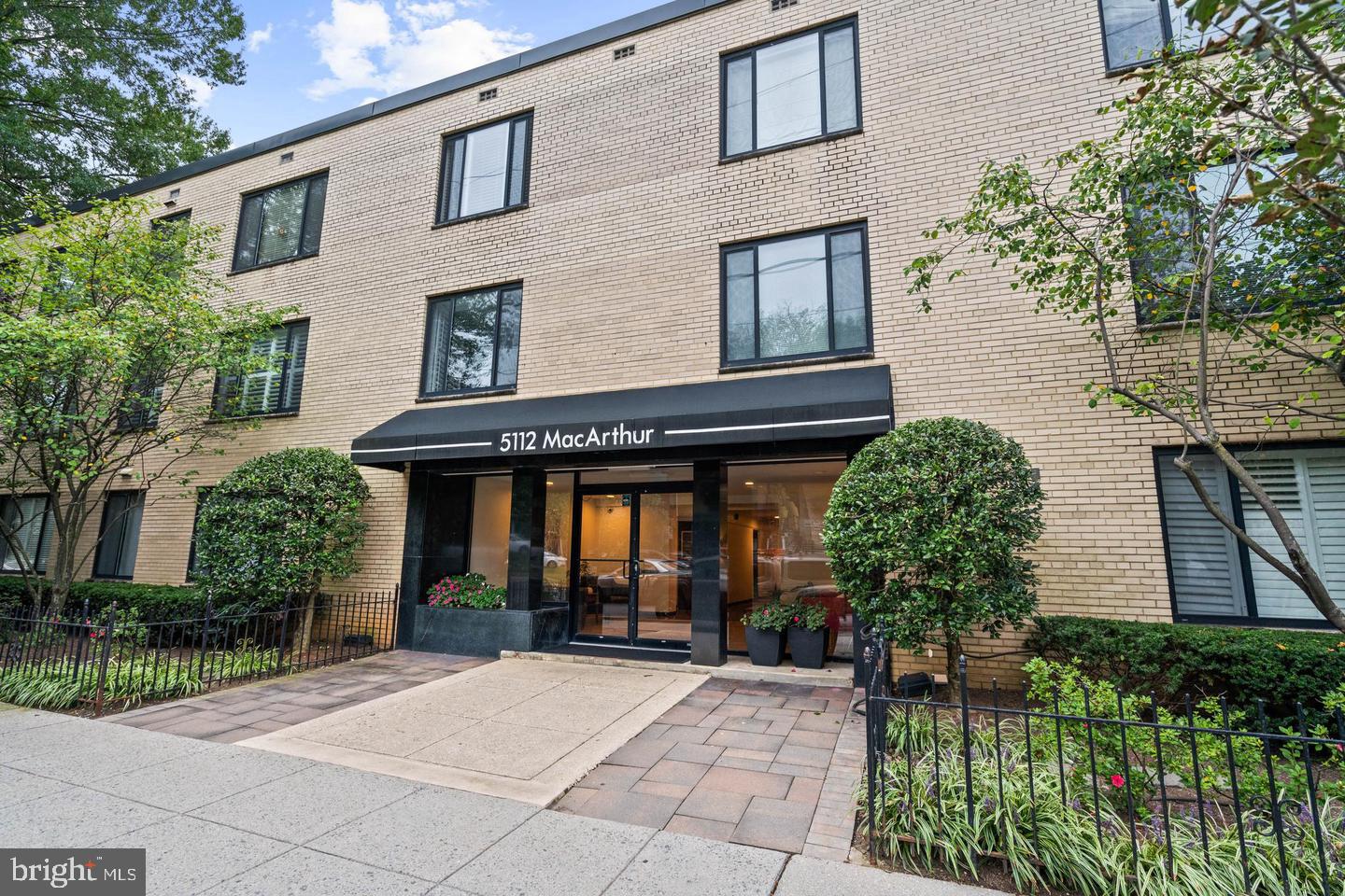 5112 Macarthur Blvd Nw #2 Property Photo 1