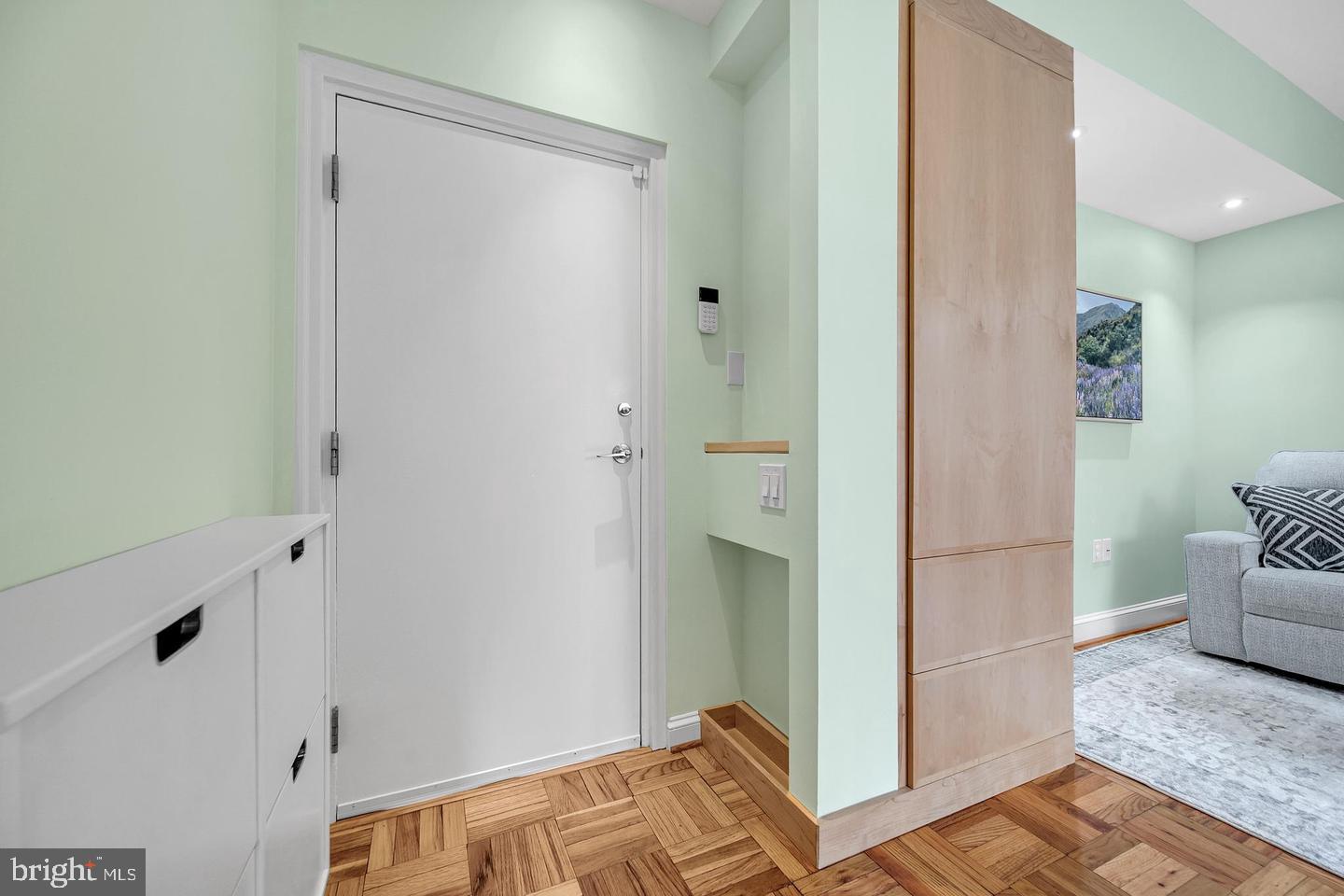 5112 Macarthur Blvd Nw #2 Property Photo 9
