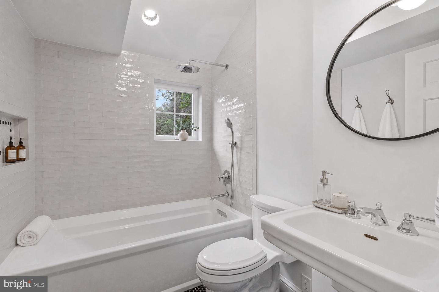2921 Legation St Nw Property Photo 24