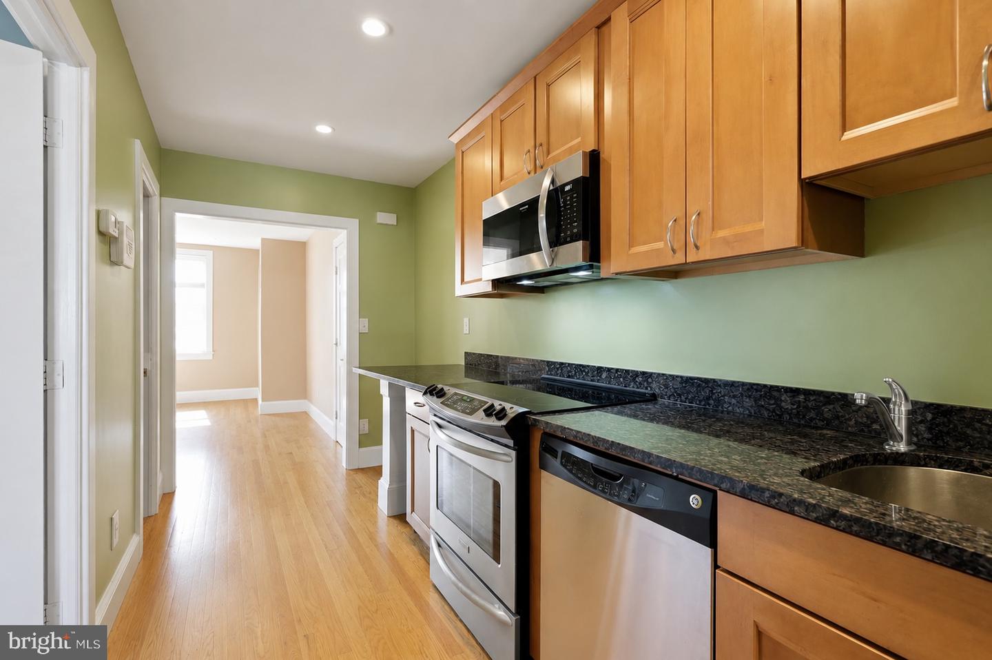 1648 Montello Ave Ne #2 Property Photo 4