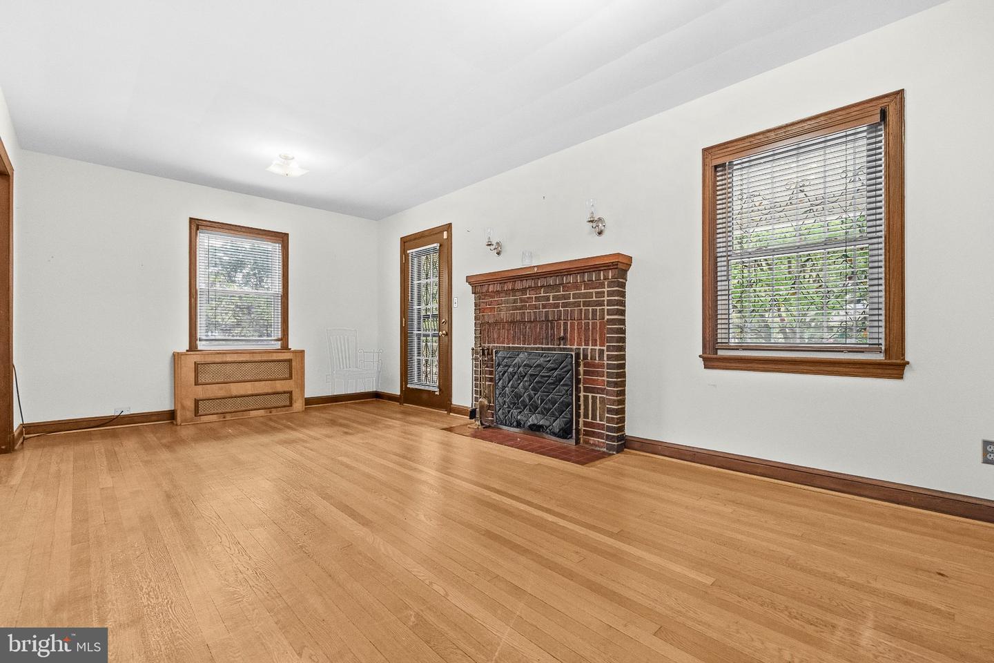 1700 Douglas St Ne Property Photo 8