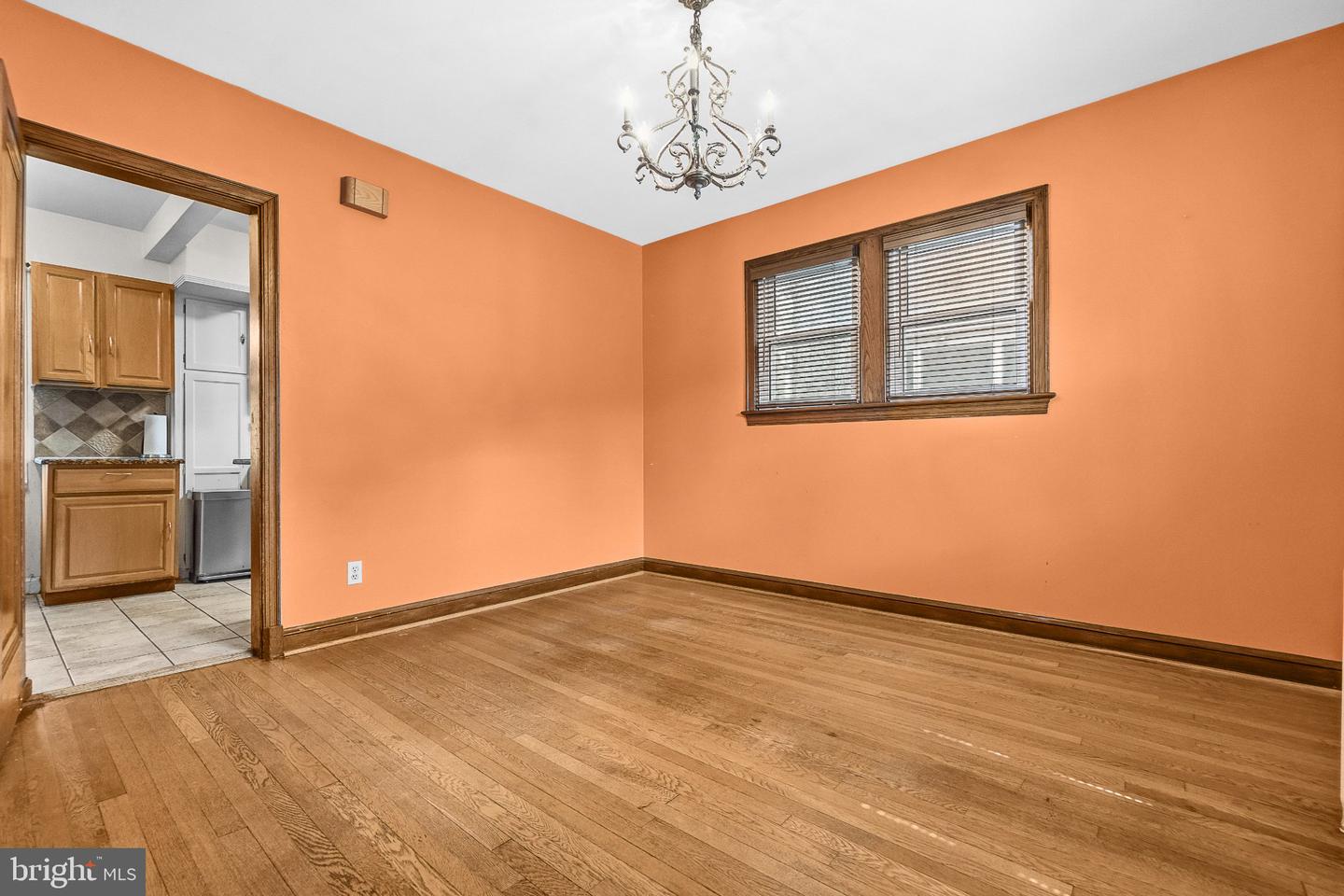 1700 Douglas St Ne Property Photo 11