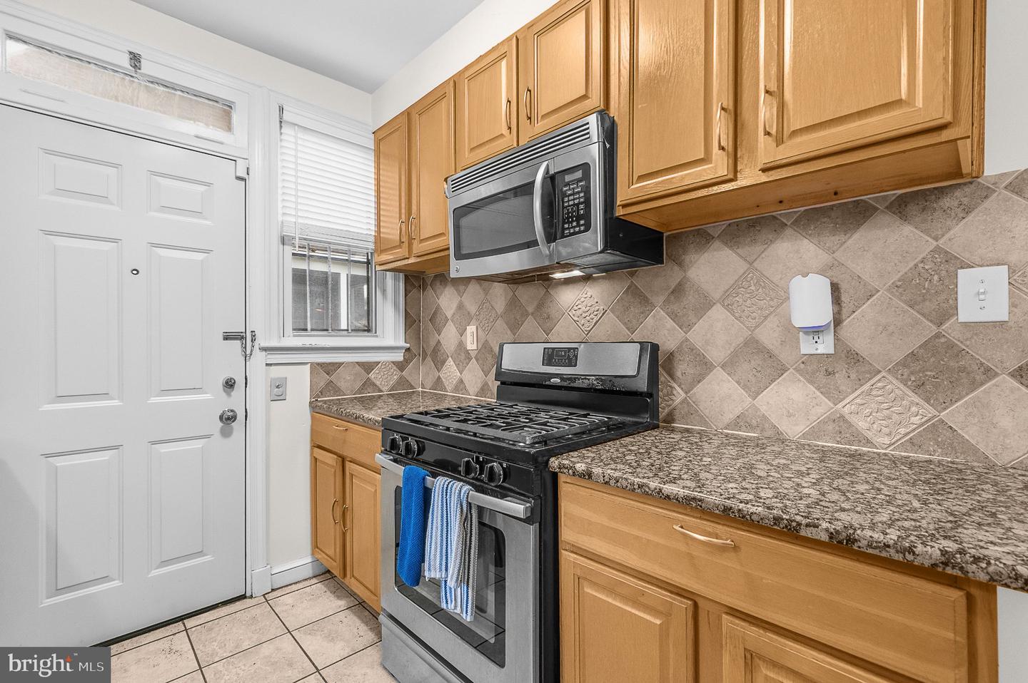 1700 Douglas St Ne Property Photo 16