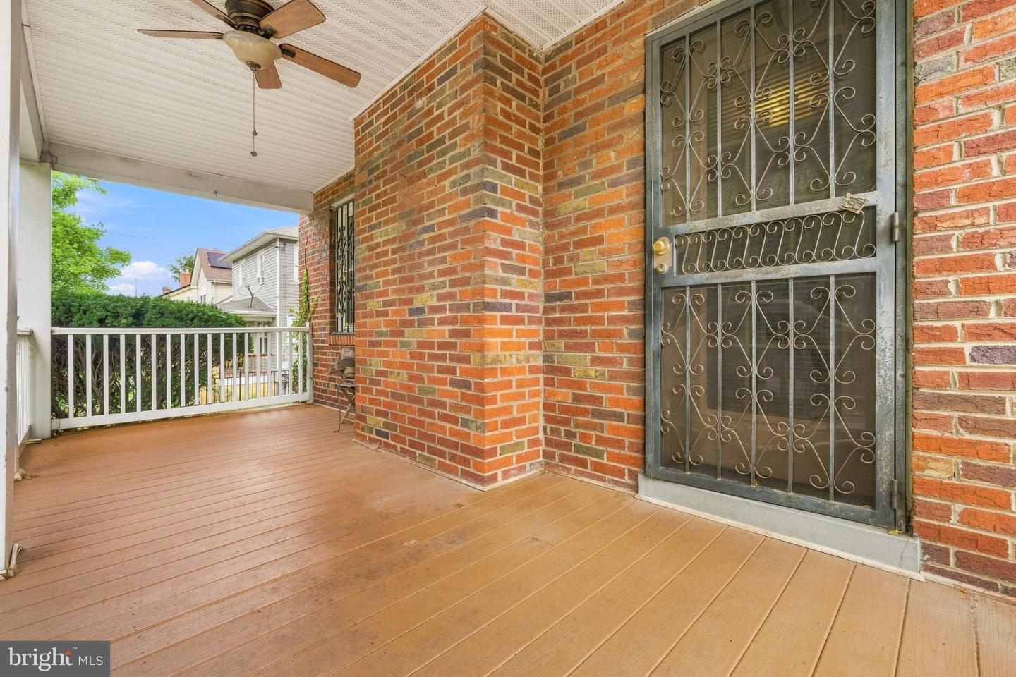 1700 Douglas St Ne Property Photo 37