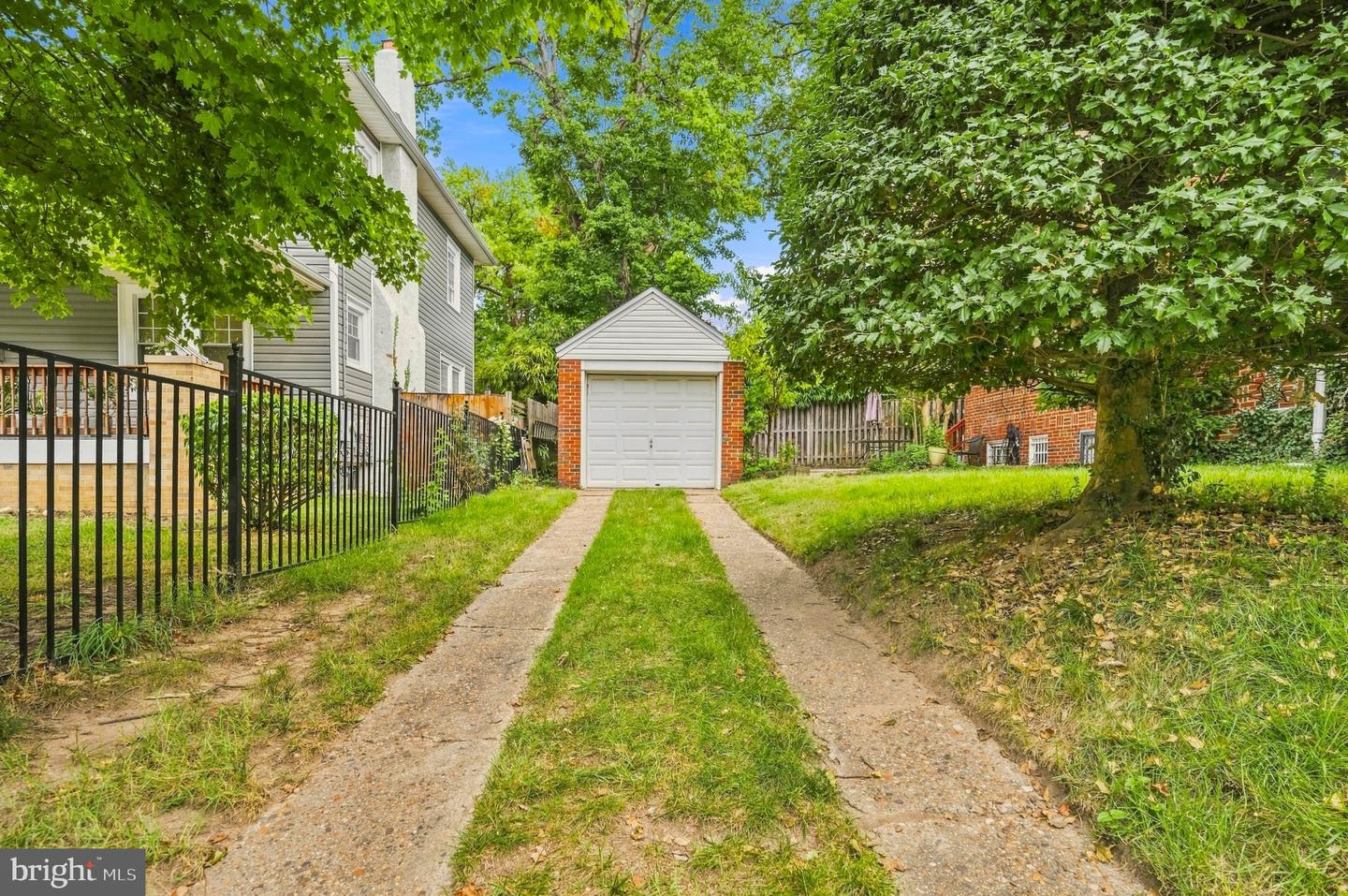 1700 Douglas St Ne Property Photo 41