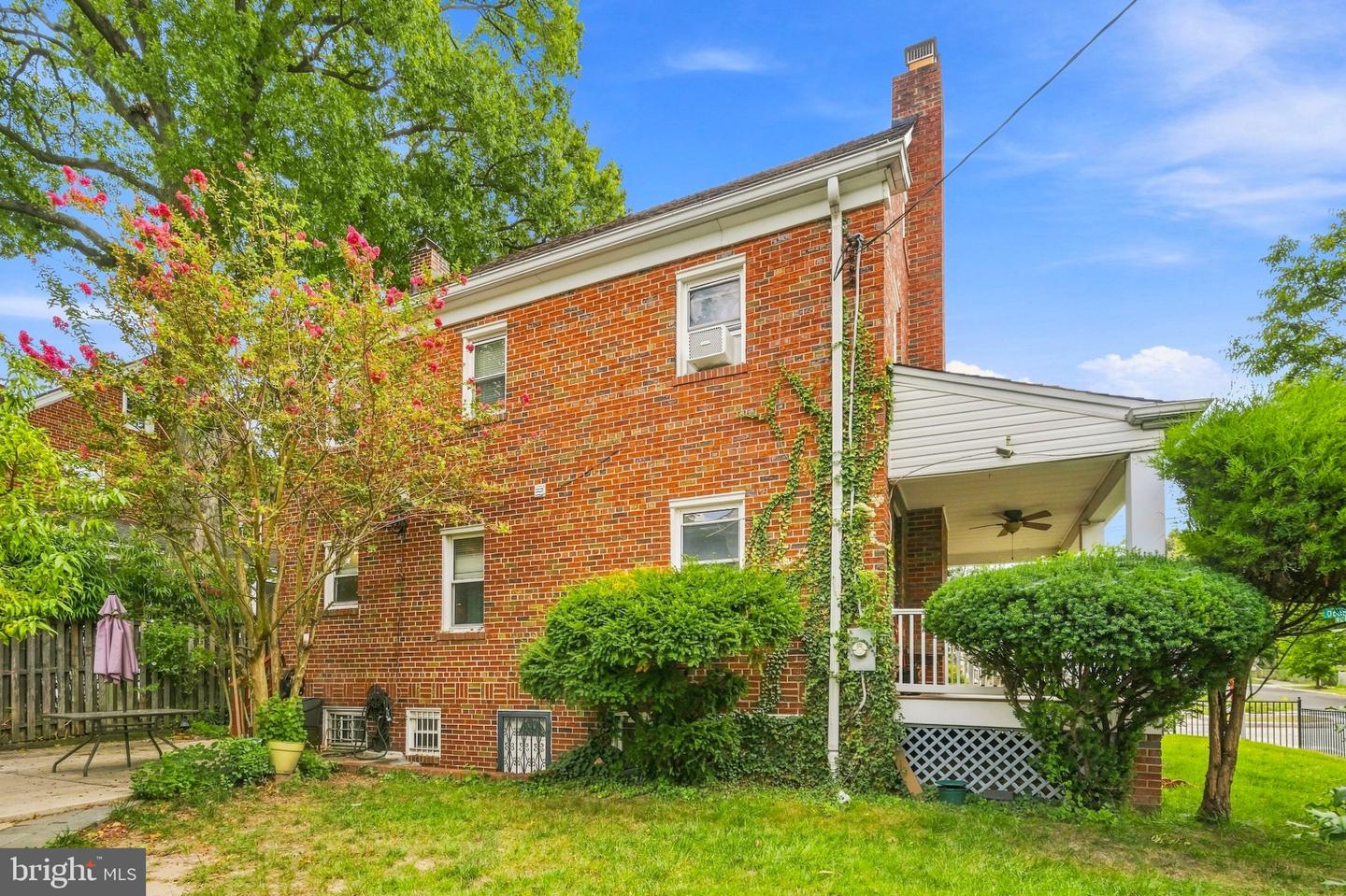1700 Douglas St Ne Property Photo 43