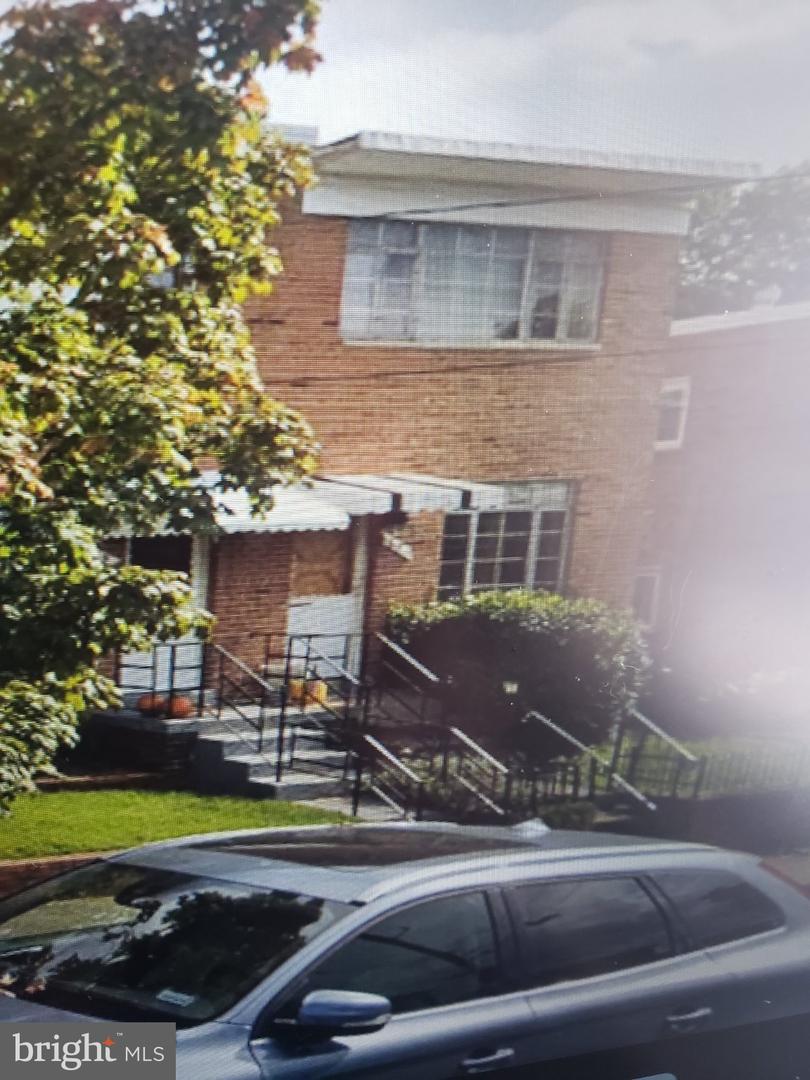 67 Tuckerman St Nw Property Photo 1