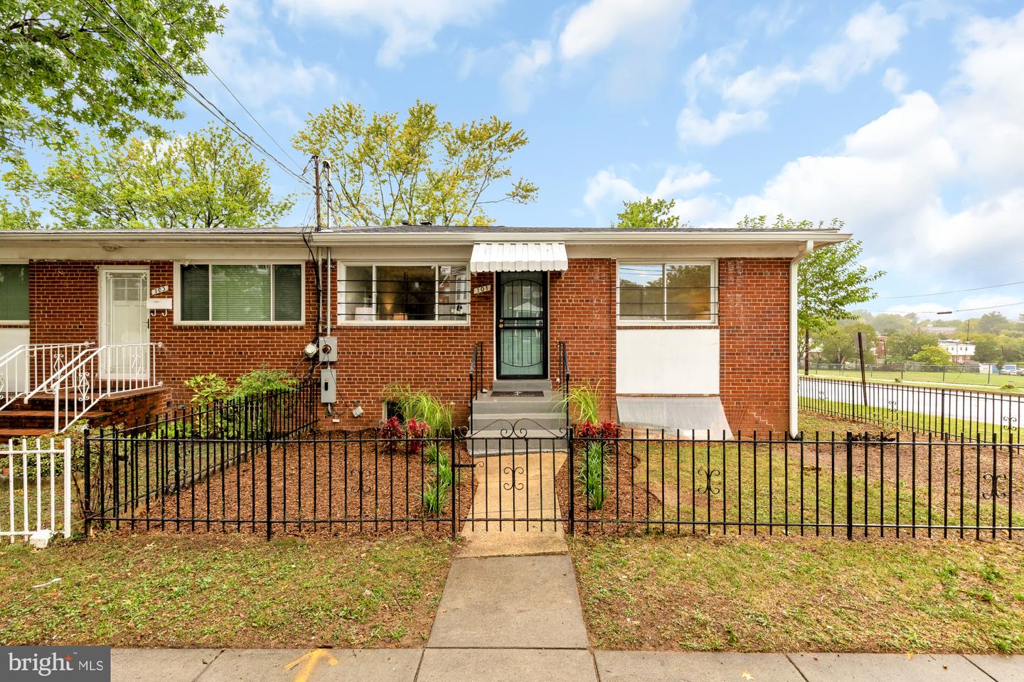 101 56TH PL SE Property Photo 1