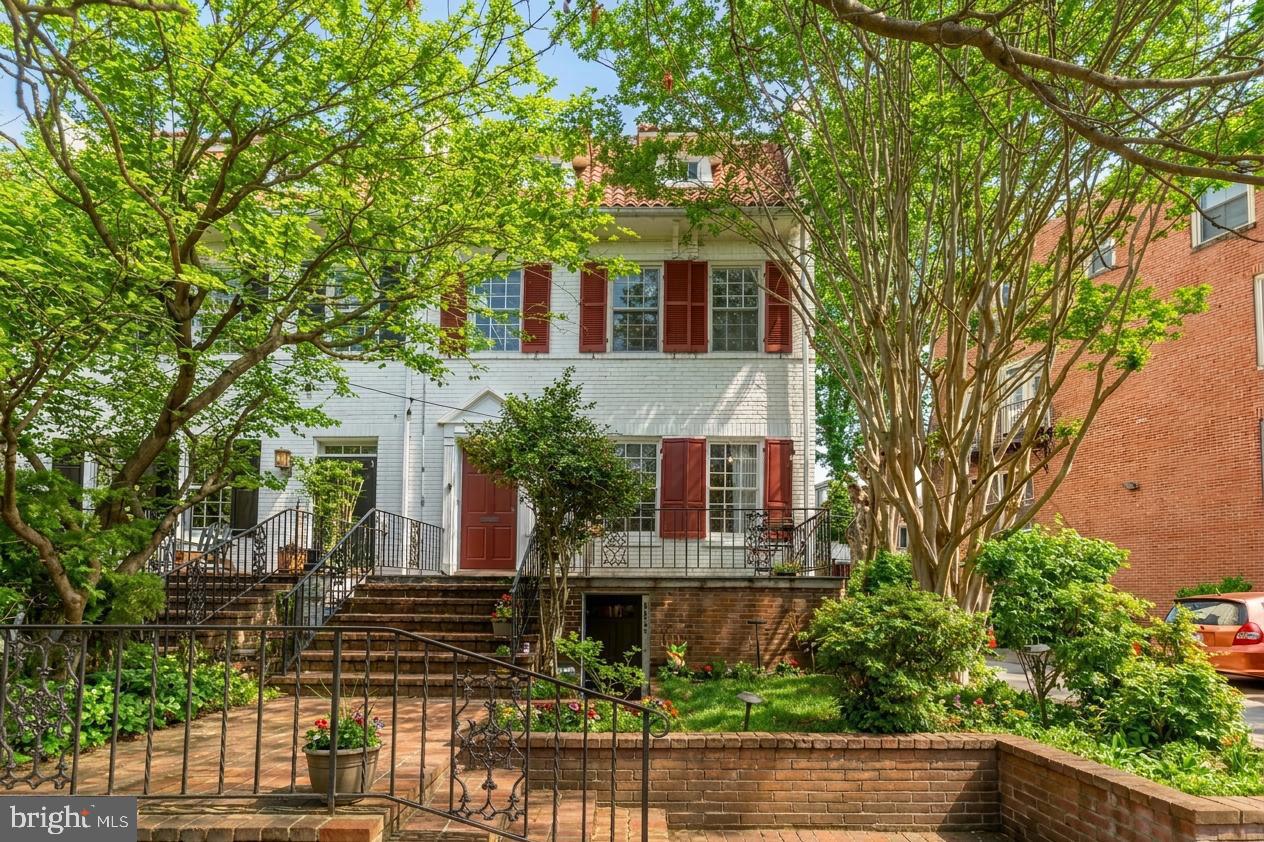 2015 ALLEN PL NW Property Photo 1