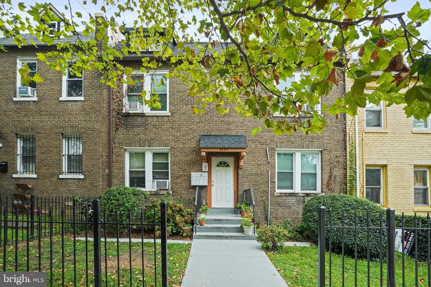 1111 Queen St Ne #2 Property Photo 1