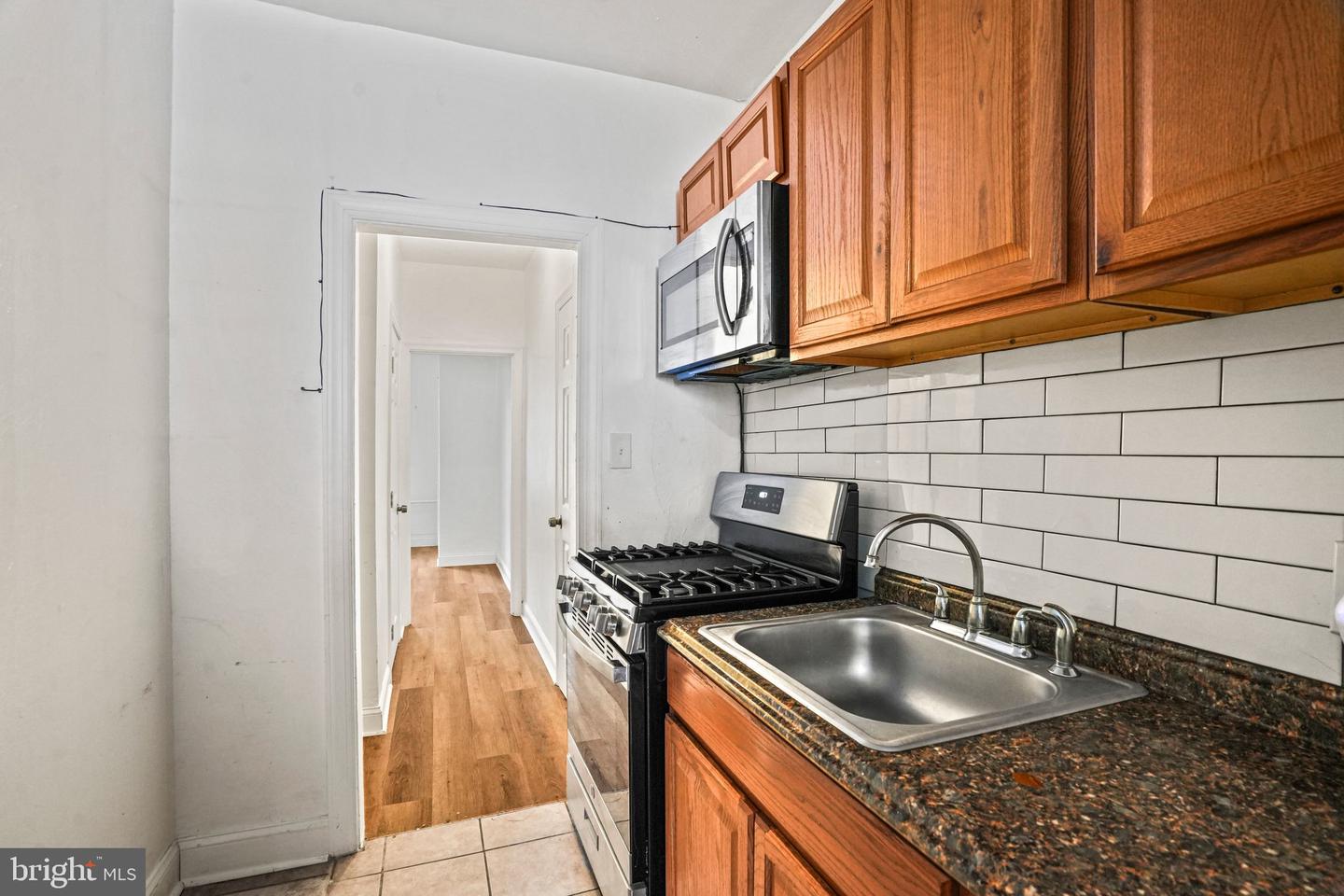 1111 Queen St Ne #2 Property Photo 9