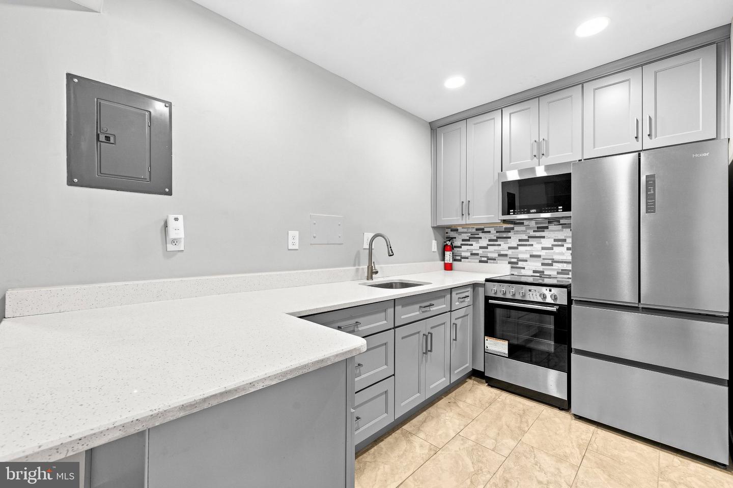 DCDC2281466 Property Photo 11