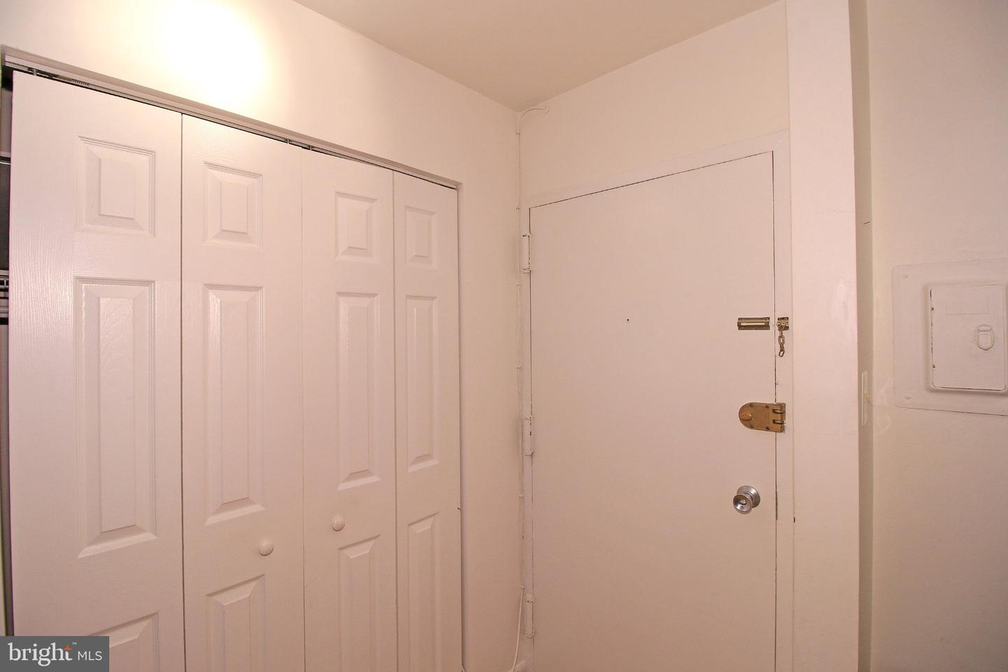1260 21st St Nw #207 Property Photo 5