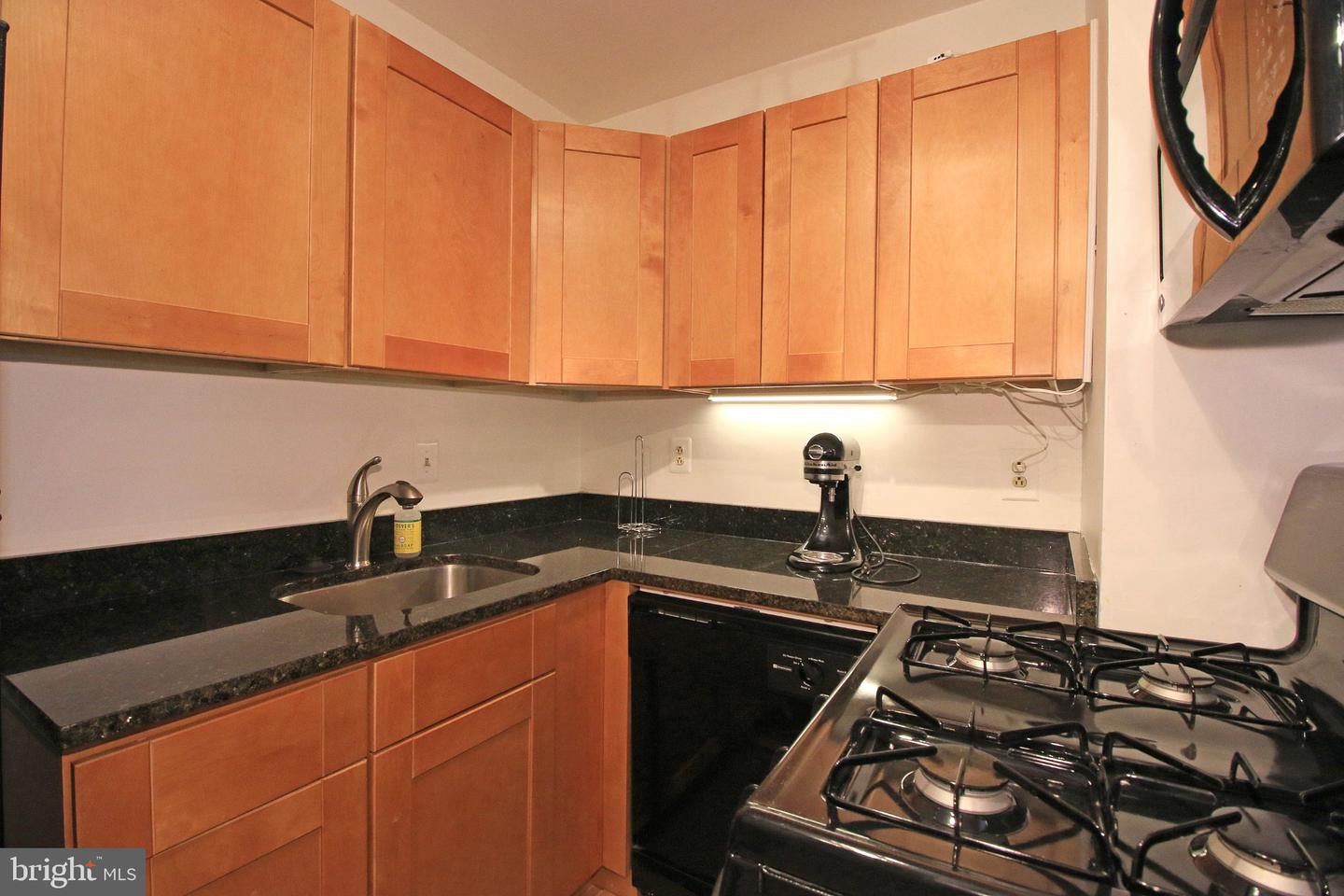 1260 21st St Nw #207 Property Photo 6