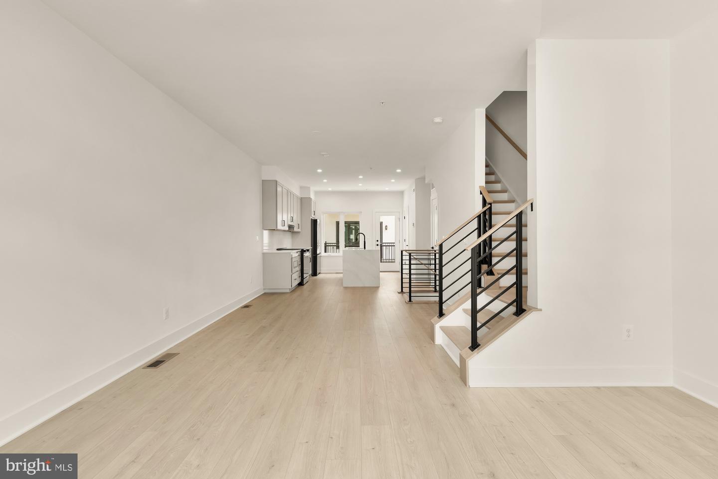2615 Olmsted Ct Nw Property Photo 4