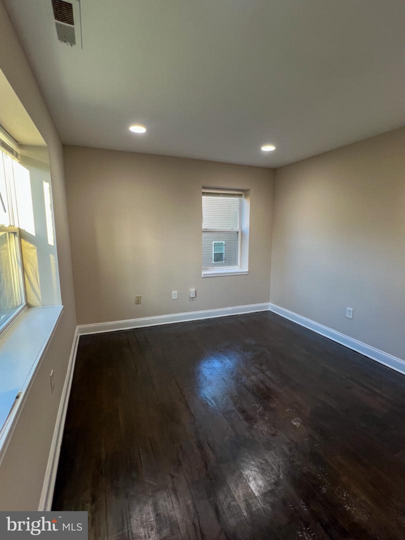 5501 Foote St Ne Property Photo 3