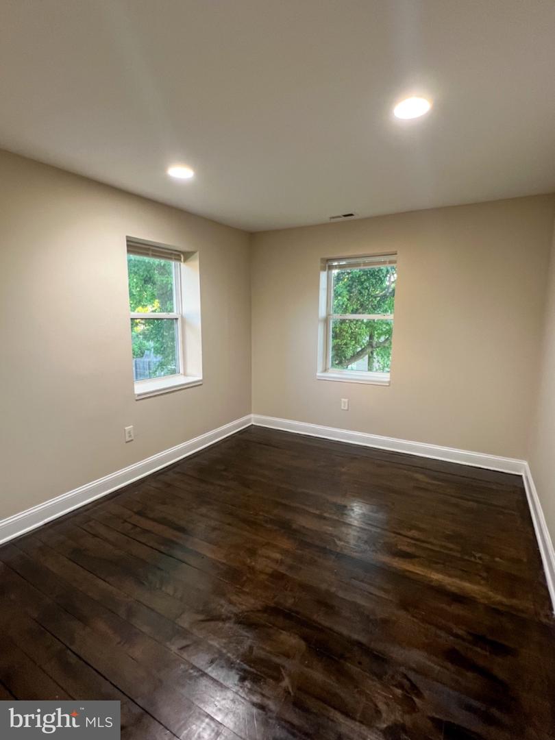 5501 Foote St Ne Property Photo 7