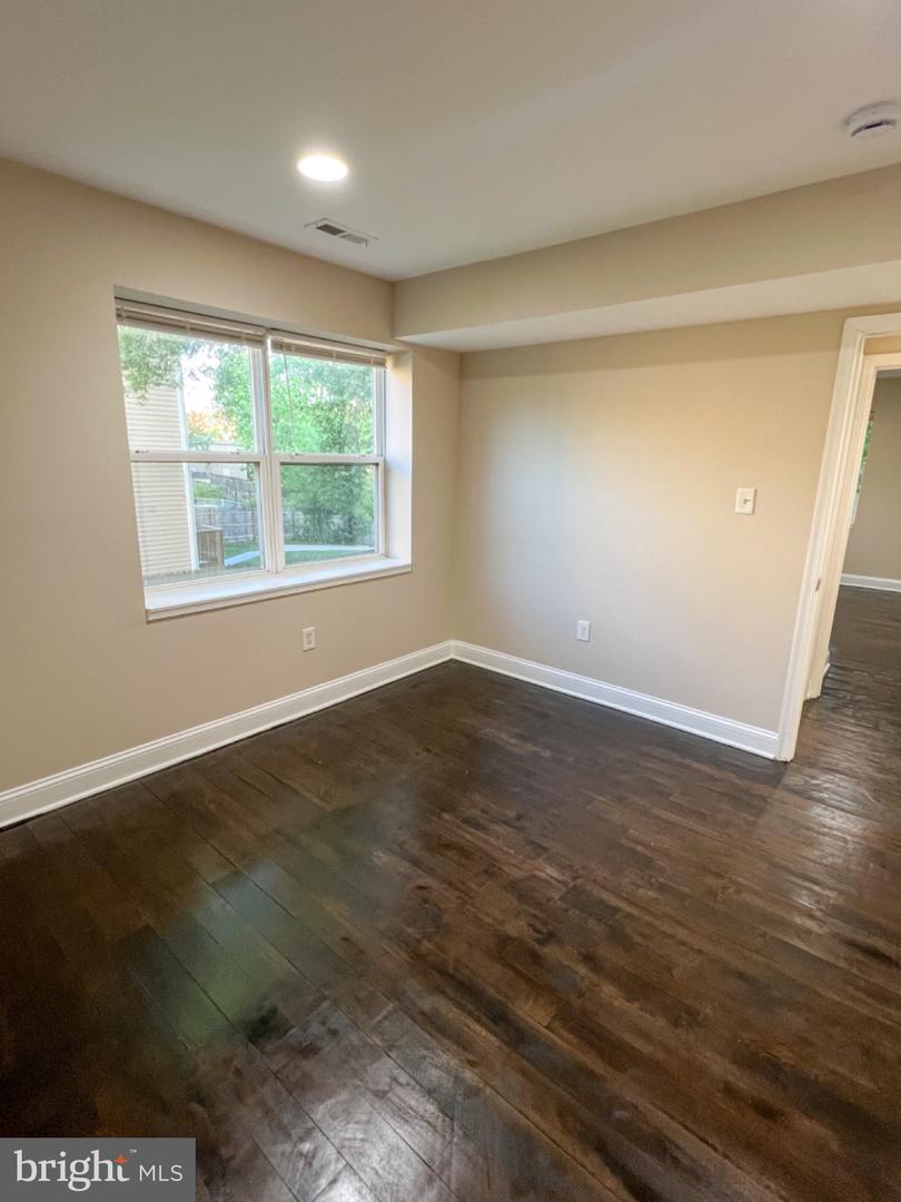 5501 Foote St Ne Property Photo 10