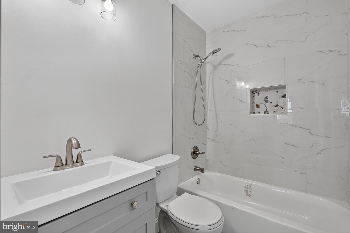 1227 44th Pl Se Property Photo 8