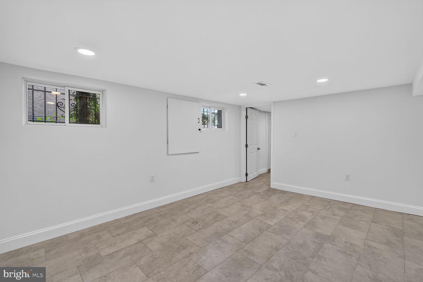 1227 44th Pl Se Property Photo 10