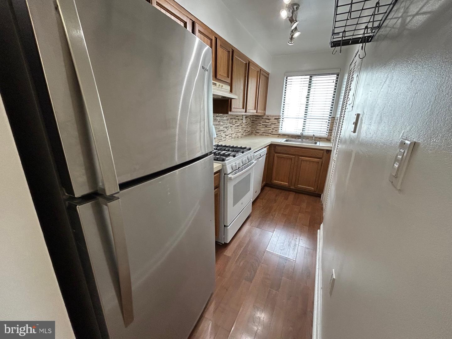 3819 Davis Pl Nw #2 Property Photo 7