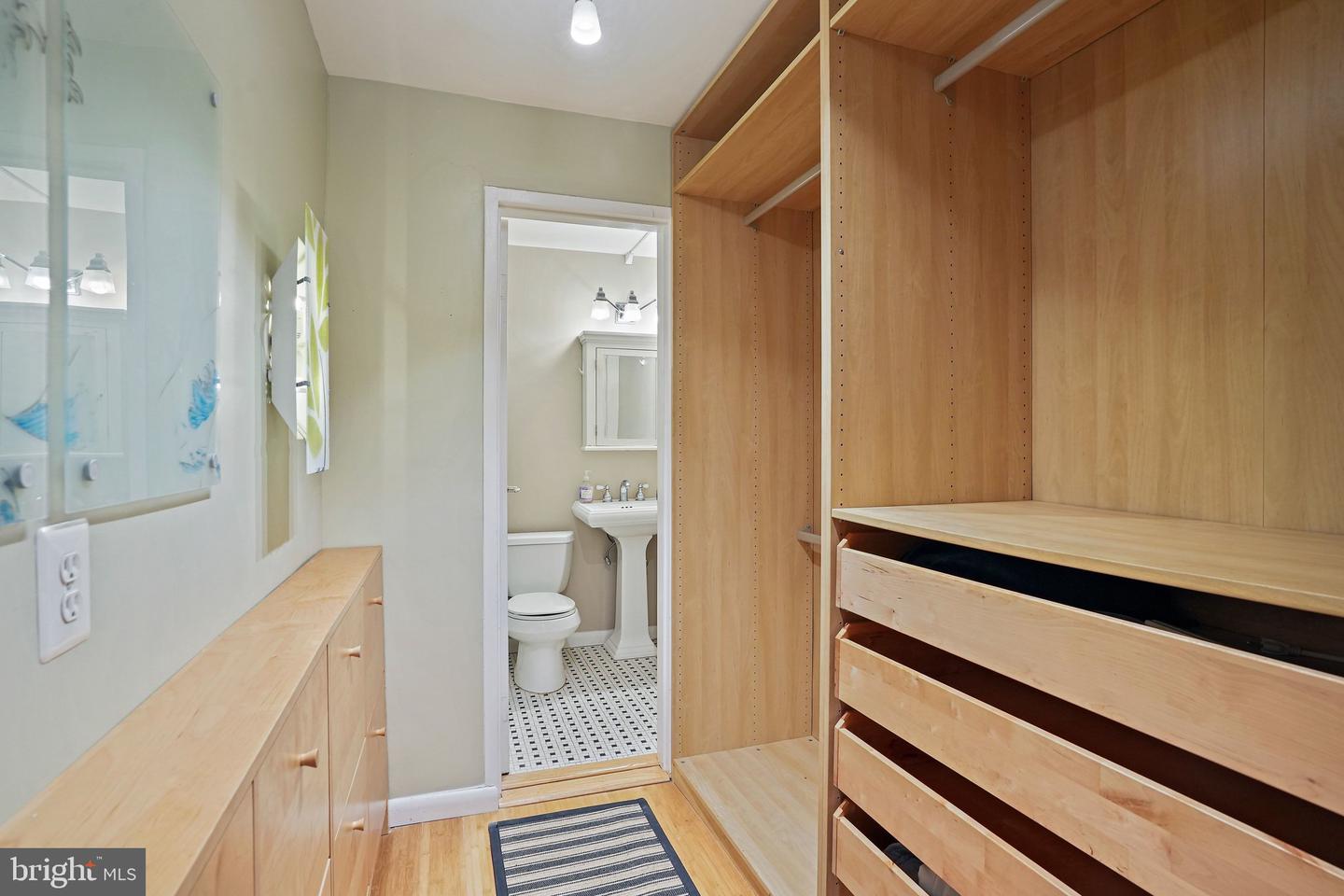1801 Clydesdale Pl Nw #704 Property Photo 19