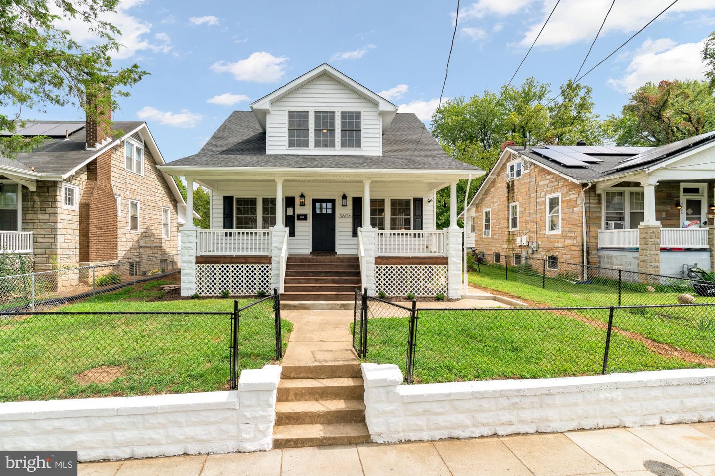 3606 Brothers Pl Se Property Photo 1