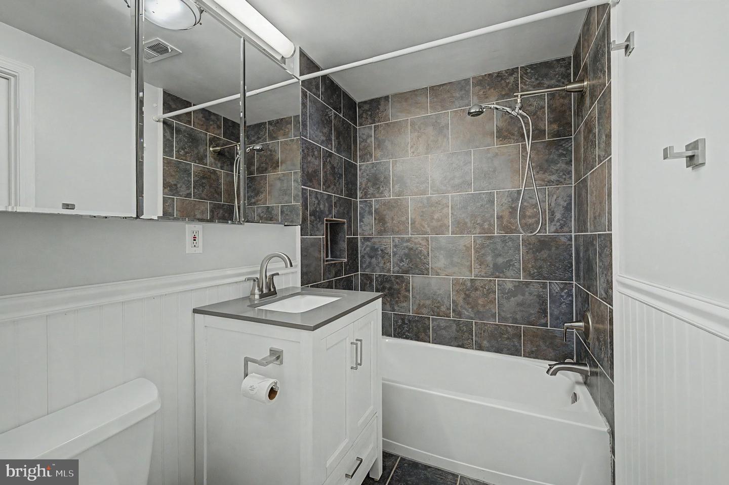 317 10th St Ne #14 Property Photo 7