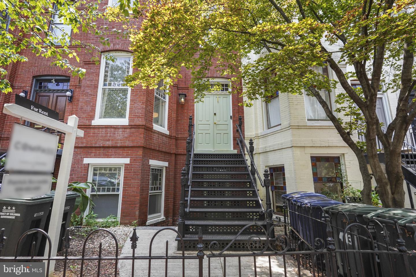 405 CONSTITUTION AVE NE #A Property Photo 1