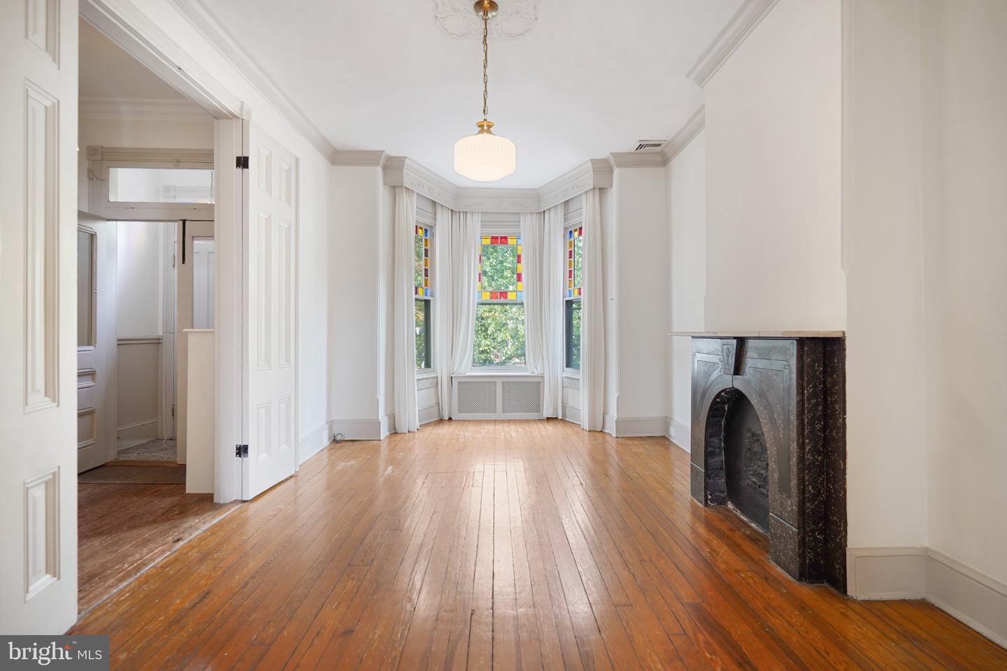 405 Constitution Ave Ne #a Property Photo 3