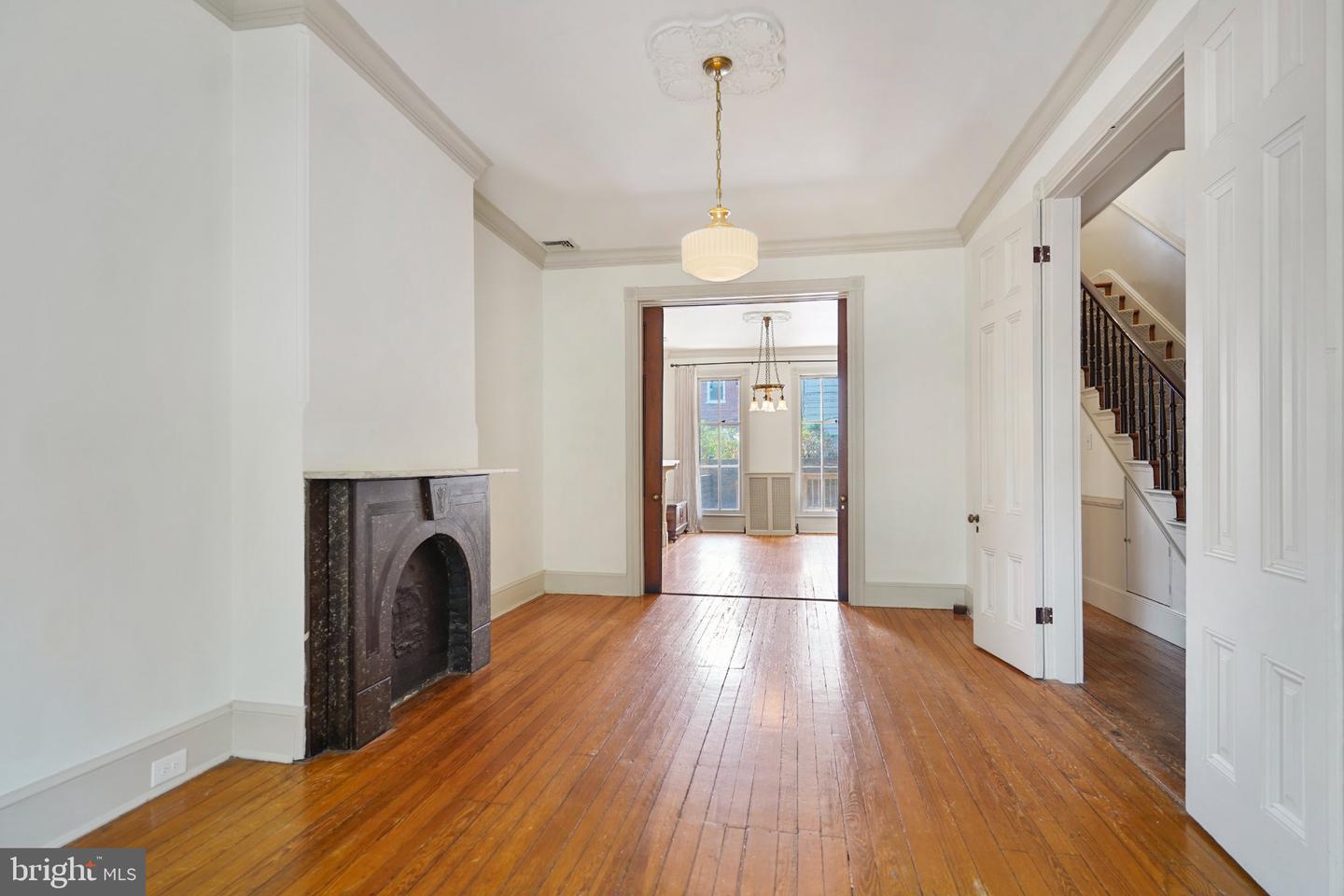 405 Constitution Ave Ne #a Property Photo 4