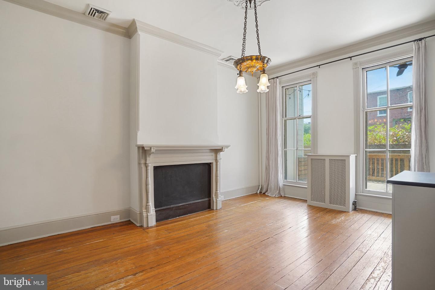 405 Constitution Ave Ne #a Property Photo 5