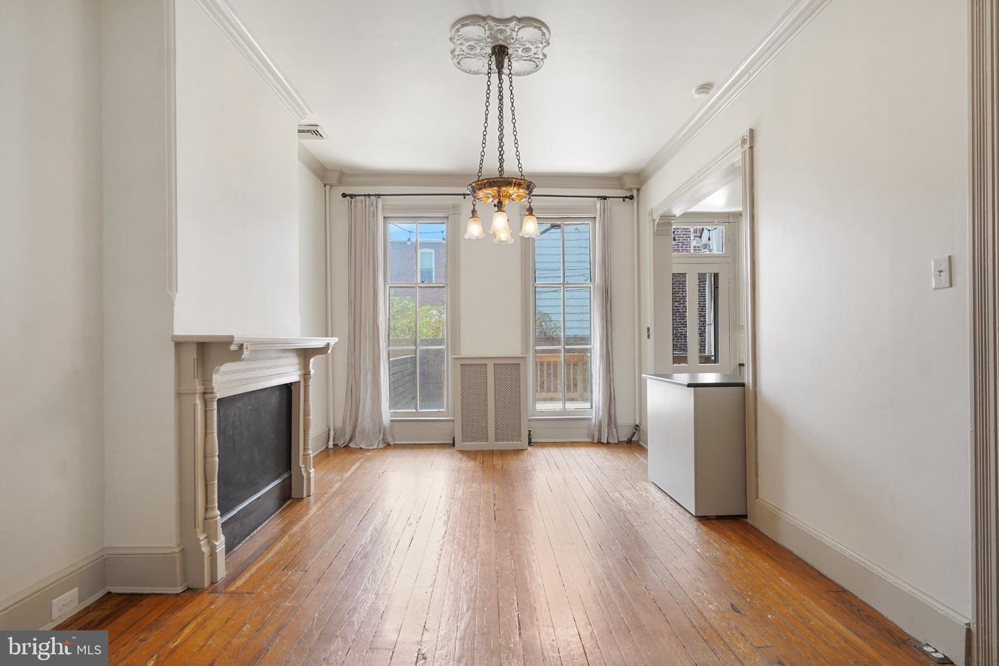 405 Constitution Ave Ne #a Property Photo 6