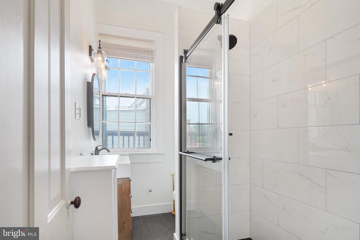 405 Constitution Ave Ne #a Property Photo 19