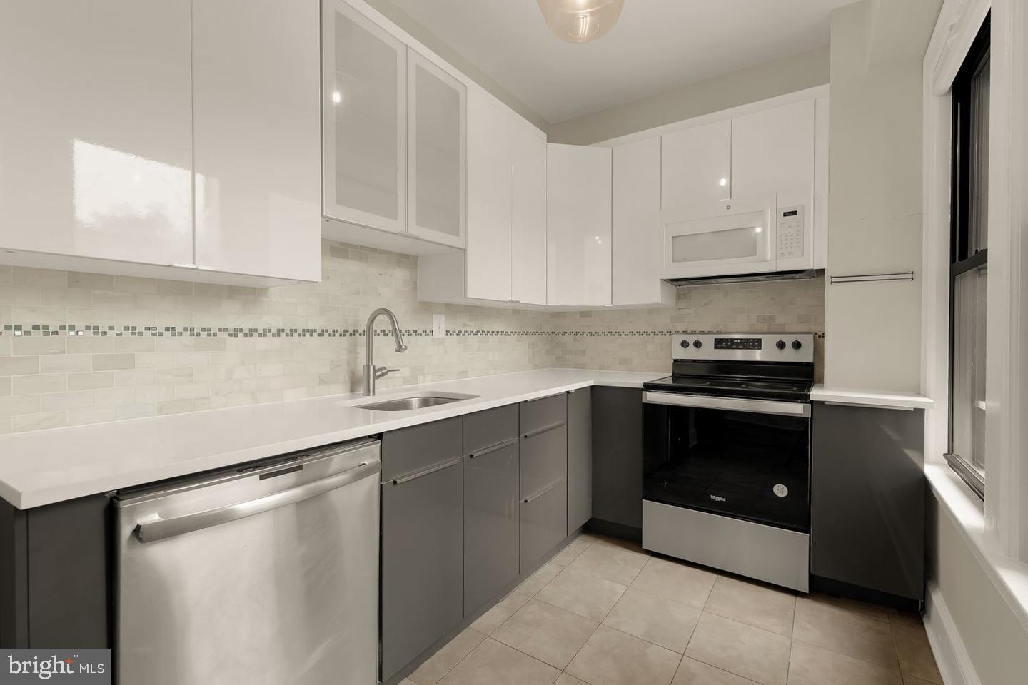 1613 Harvard St Nw #215 Property Photo 9