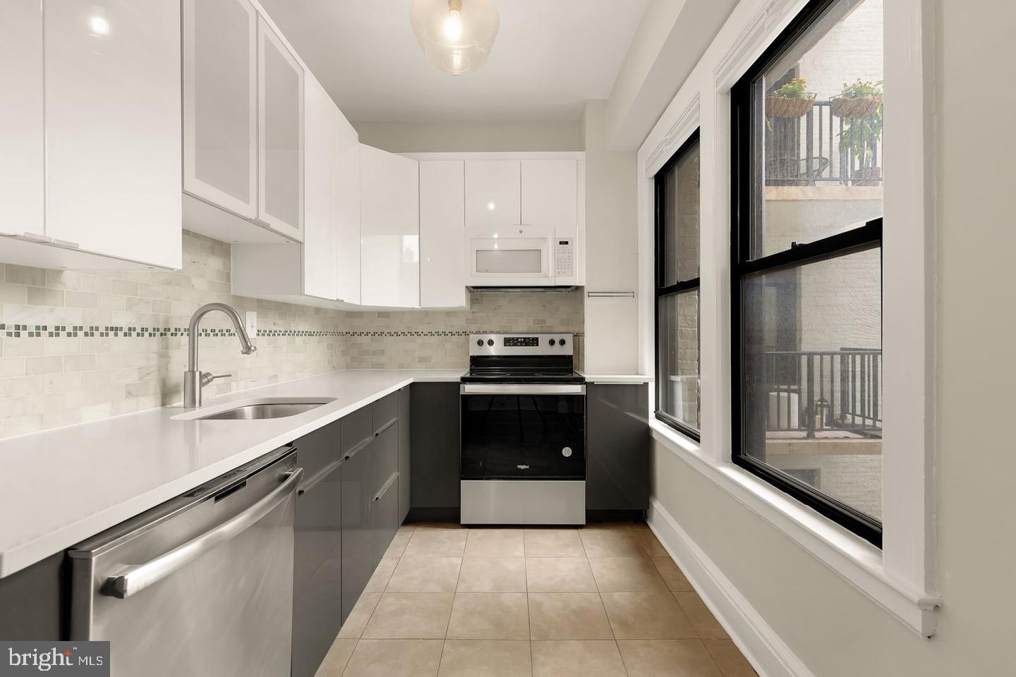 1613 Harvard St Nw #215 Property Photo 10