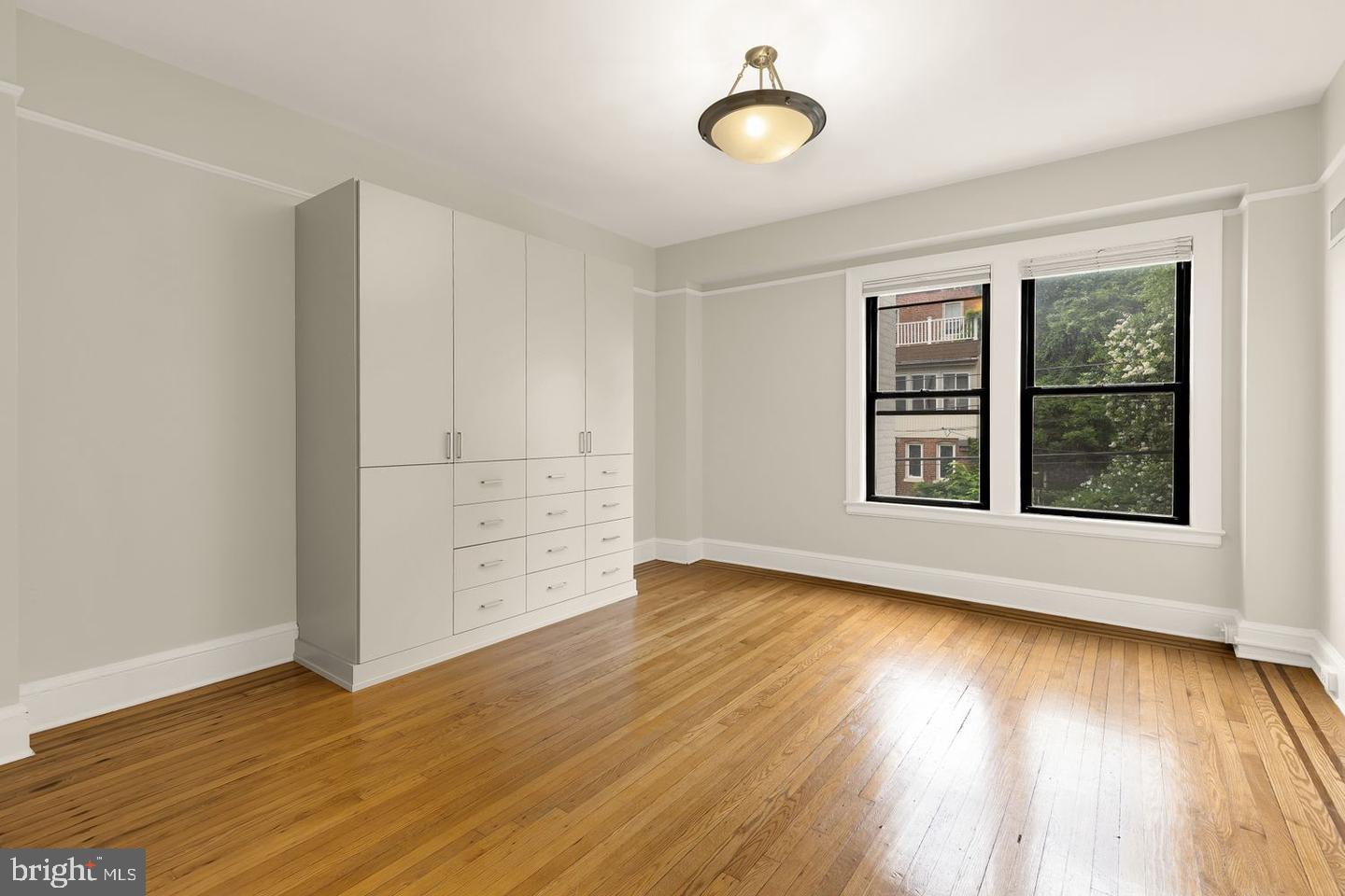 1613 Harvard St Nw #215 Property Photo 12