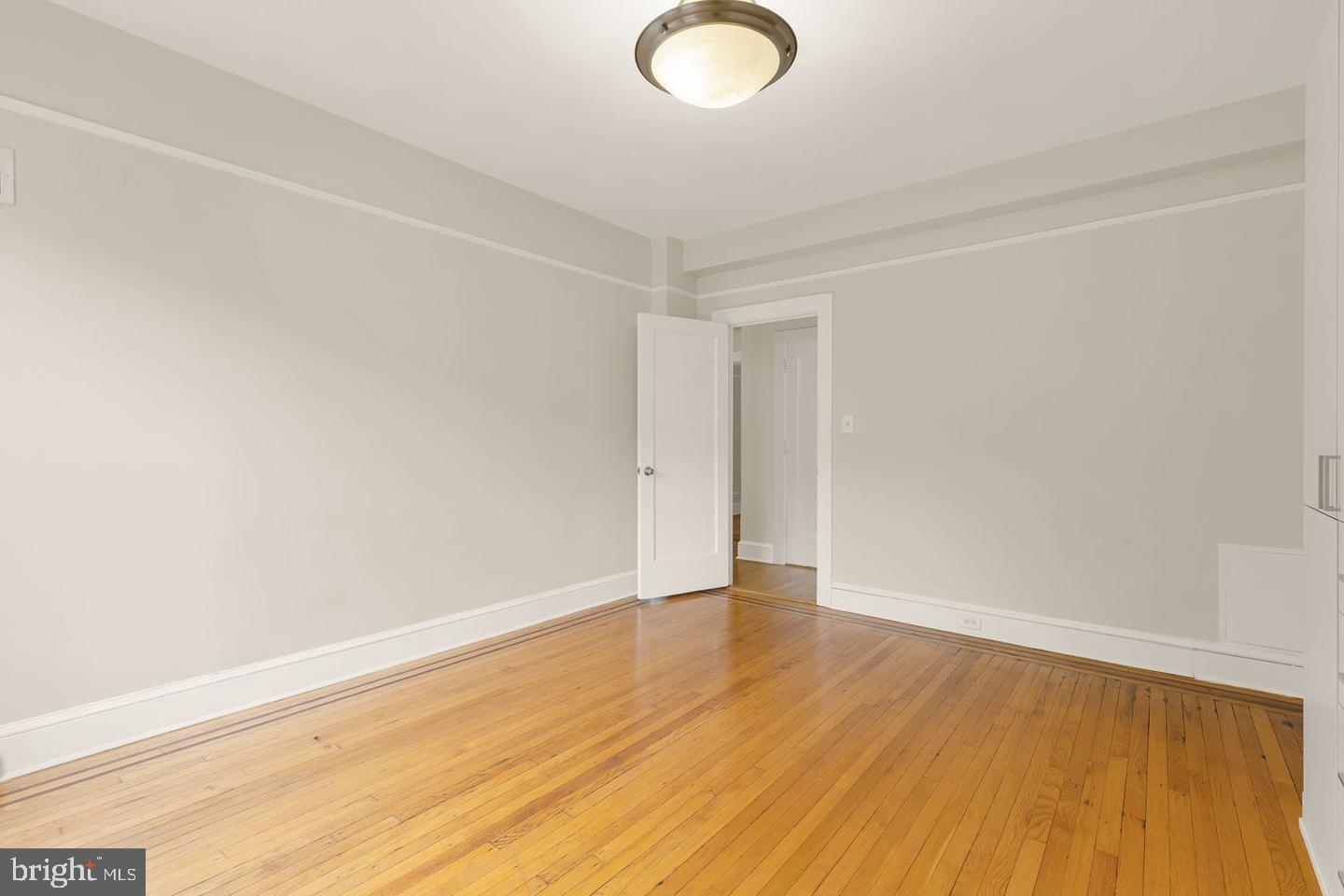 1613 Harvard St Nw #215 Property Photo 14