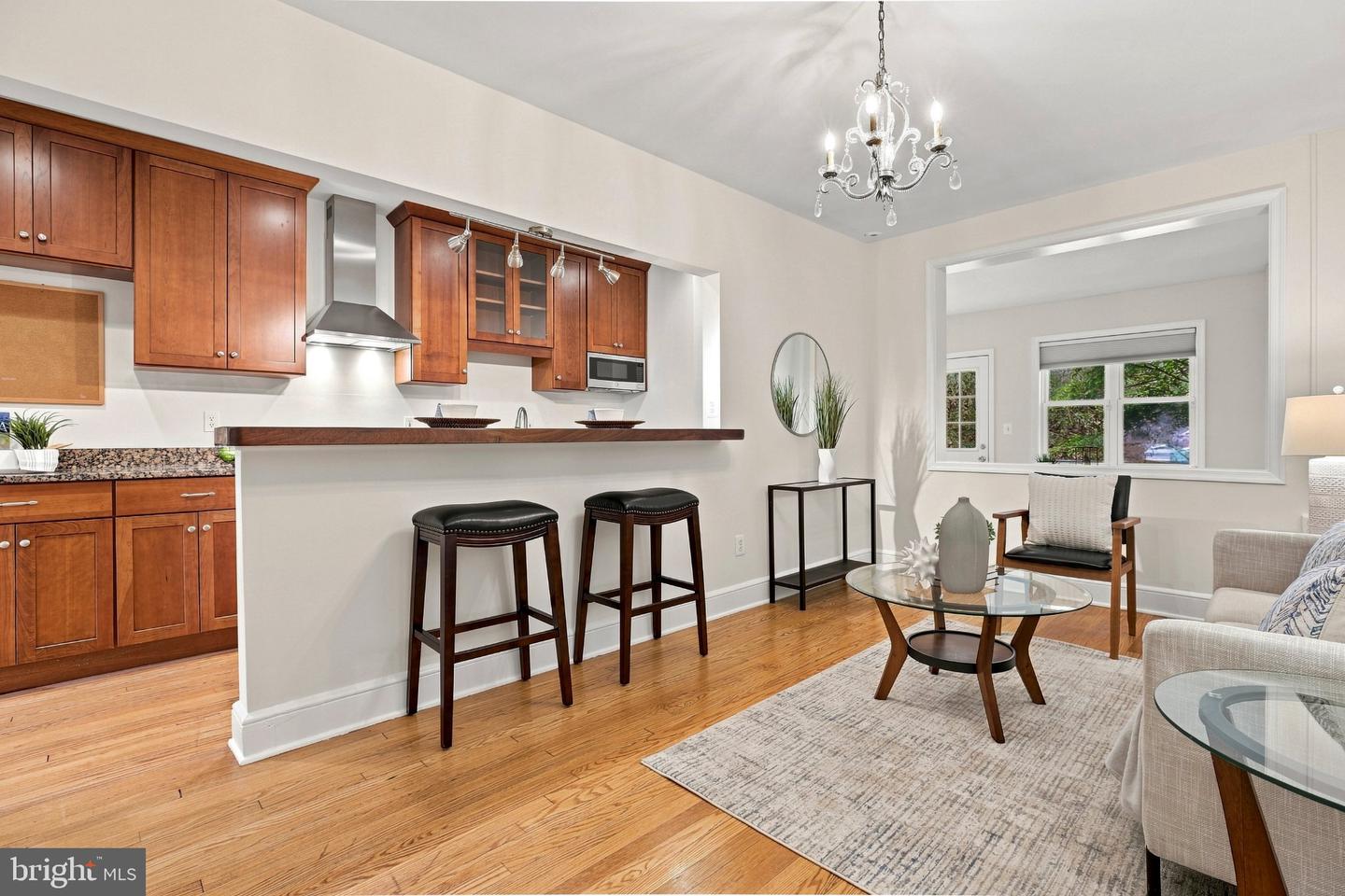 1836 INDEPENDENCE AVE SE #4 Property Photo 1