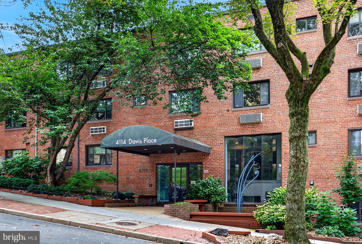 4114 Davis Pl Nw #104 Property Photo 1