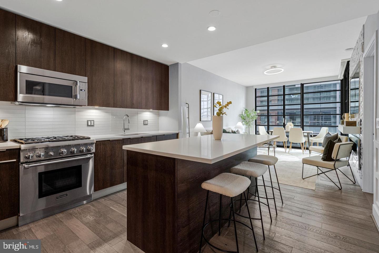 45 Sutton Sq Sw #605 Property Photo 4
