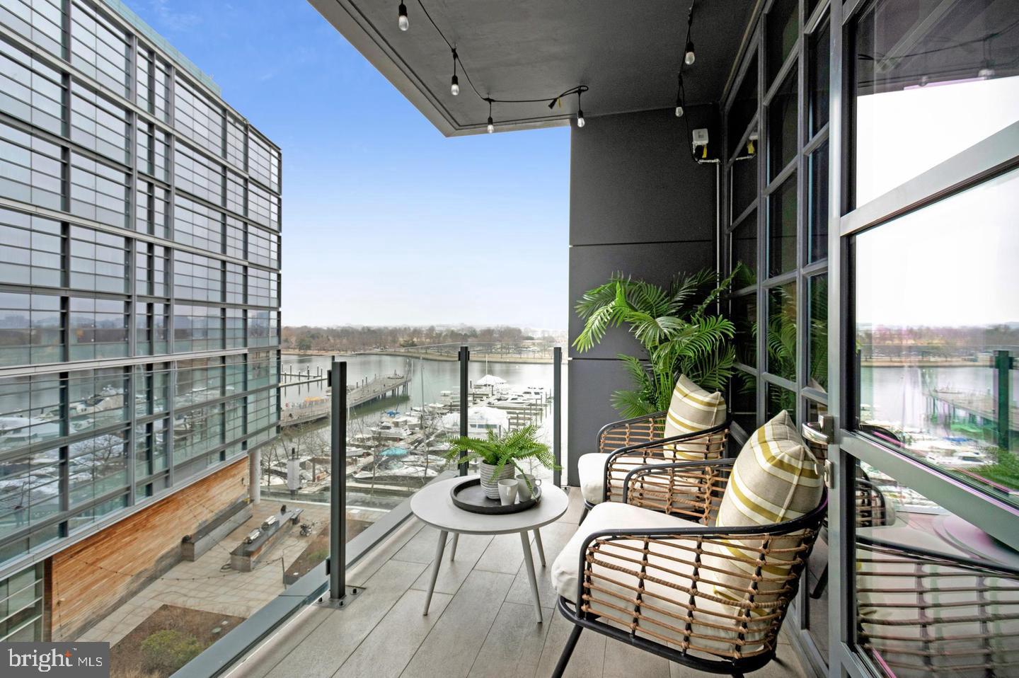 45 Sutton Sq Sw #605 Property Photo 11