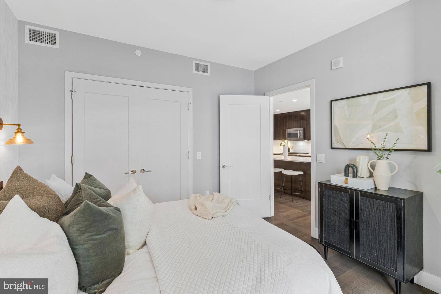 45 Sutton Sq Sw #605 Property Photo 18